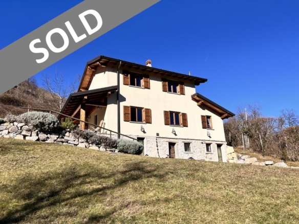 Casa Ristrutturata con terreno in Alta Valle Intelvi