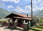 20 detached house with parking place  Como lake