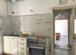 10 cozy flat to renovate in the village of Torno