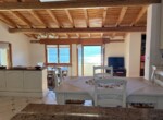 carate urio apartment with wide livingroom for sale
