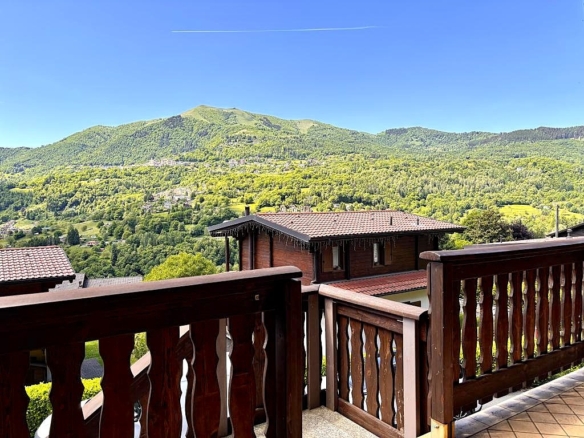 1. Chalet Castiglione Intelvi with panoramic view