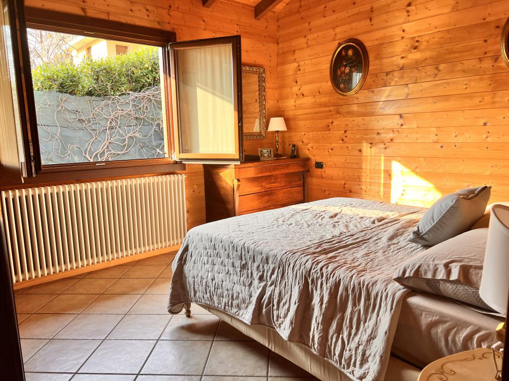 Chalet in legno a Centro Valle Intelvi: lussuoso e accogliente