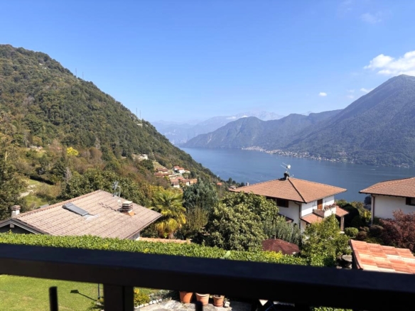 Villetta indipendente ad Argegno