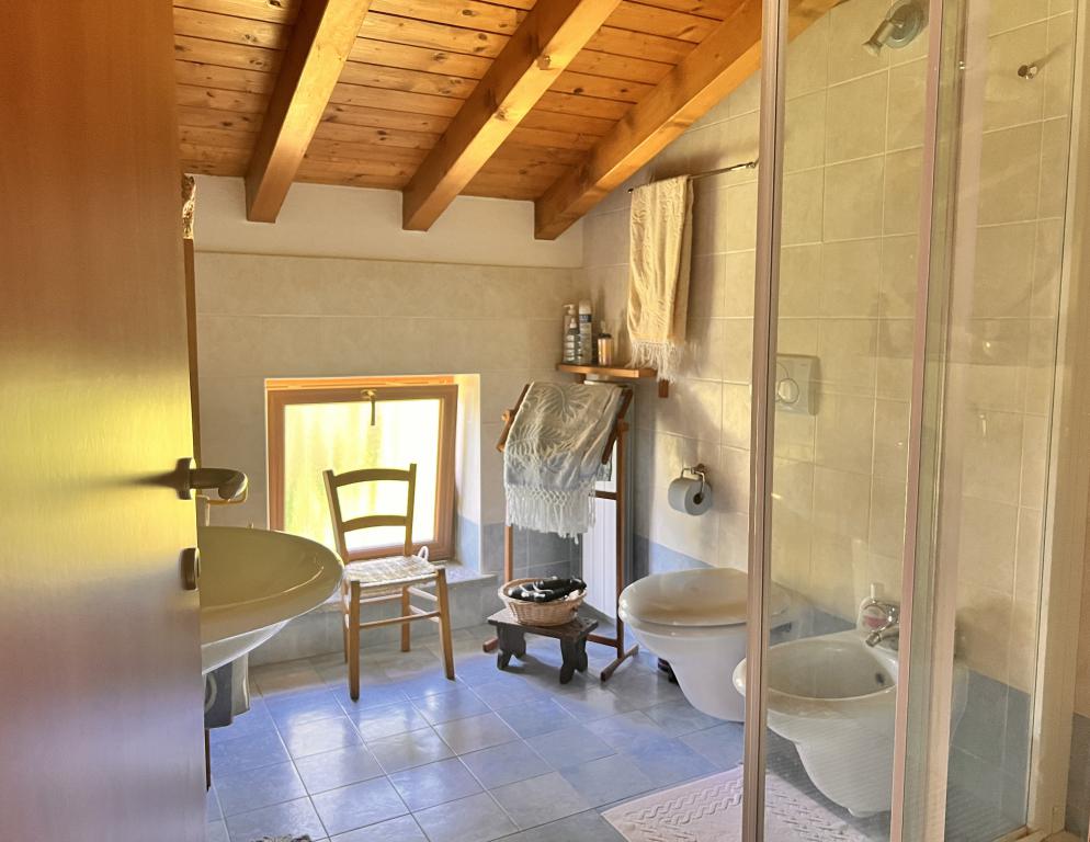 16. Apt Lanzo d'Intelvi bathroom with shower