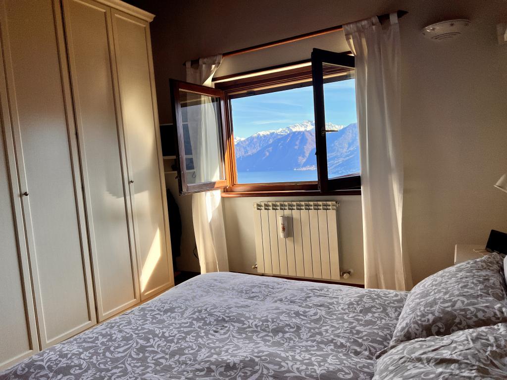 20 argegno house with garages for sale
