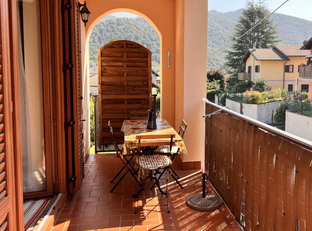 7. Lanzo d'Intelvi apt with balcony