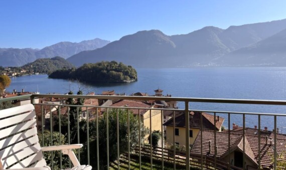 Lakeside Retreat on Lake Como with view of Isola Comacina