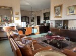 5. Bright living room apt in Como City for sale