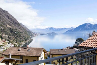 Comfortable apartment in Argegno with Lake view and private parking