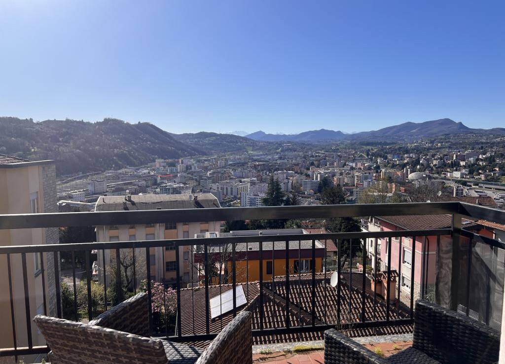 Apartment in Sagnino Como with terrace and view