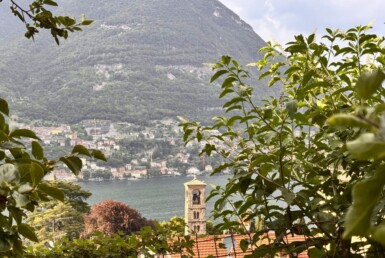 Detached house in Torno with garden and lake view