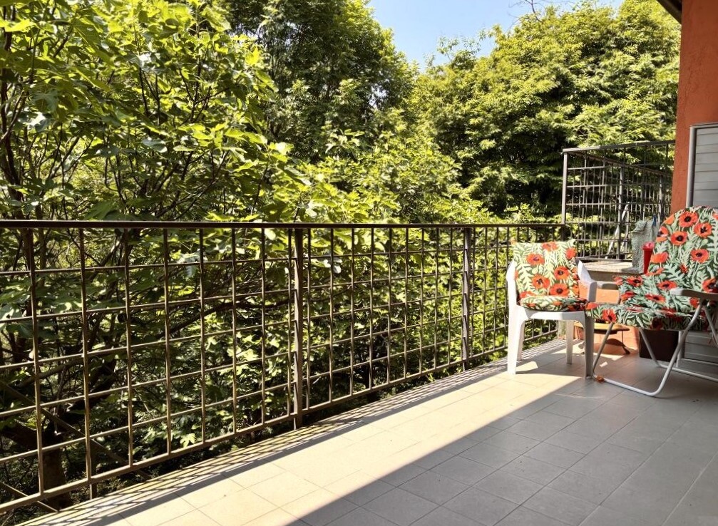 Semi-detached house in Castiglione Intelvi Centro Valle Intelvi