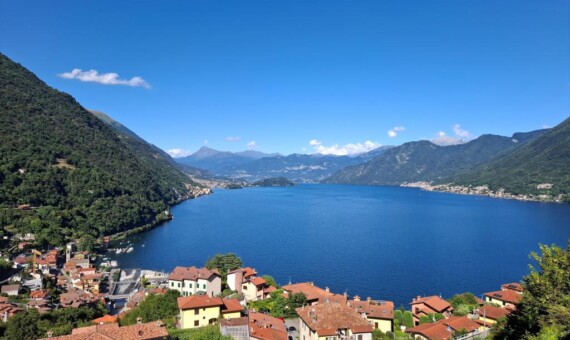 Apartment in Argegno with Parking Space and Lake View