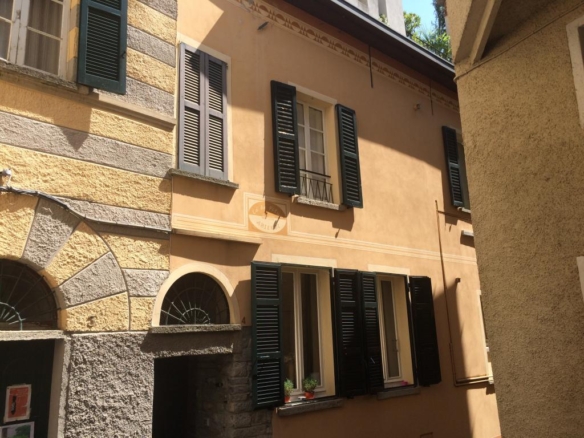 Appartamento con Terrazza a Moltrasio