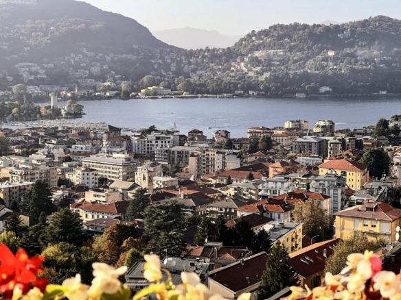 Apartment in Como with panoramic view