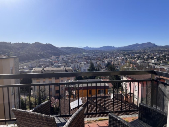 Appartamento a Sagnino (Como) con terrazza e vista panoramica