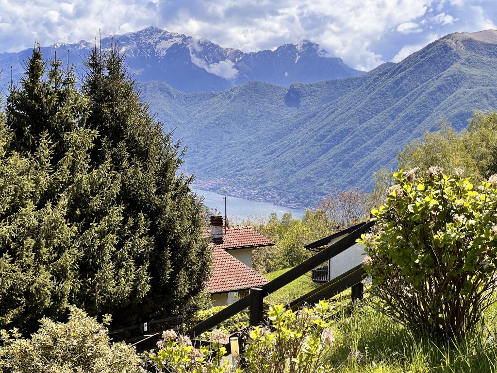 16. House for sale vith stunning nountain view