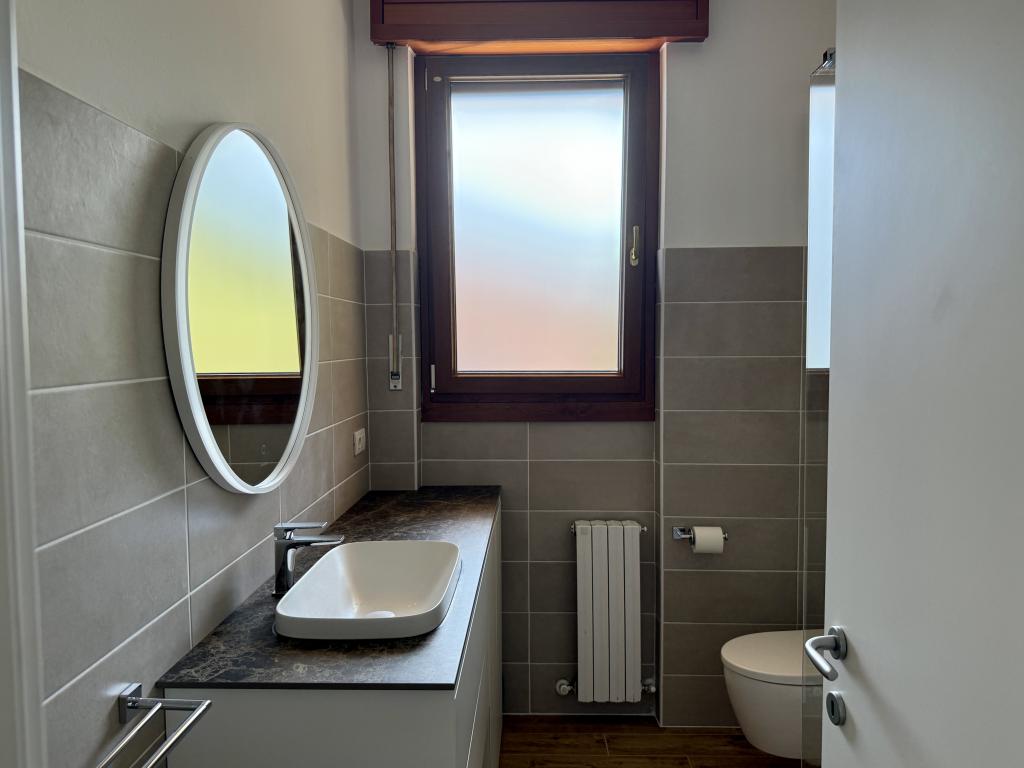 18.-Argegno-apartment-with-bathroom-and-shower