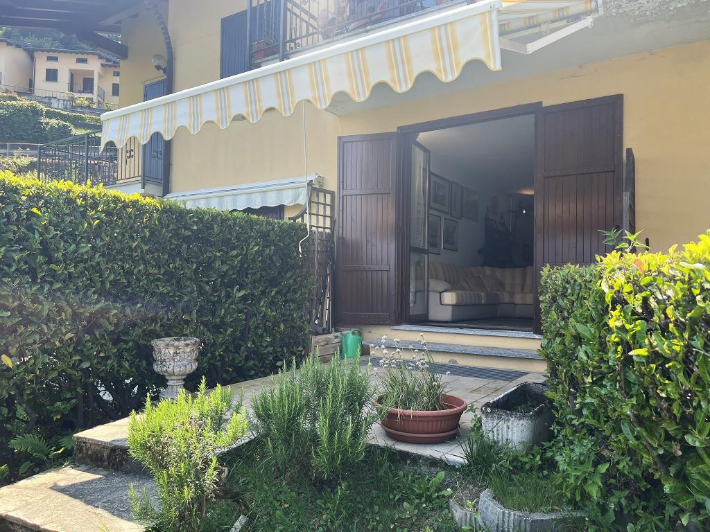 19. Outdoor area with lake view in Argegno