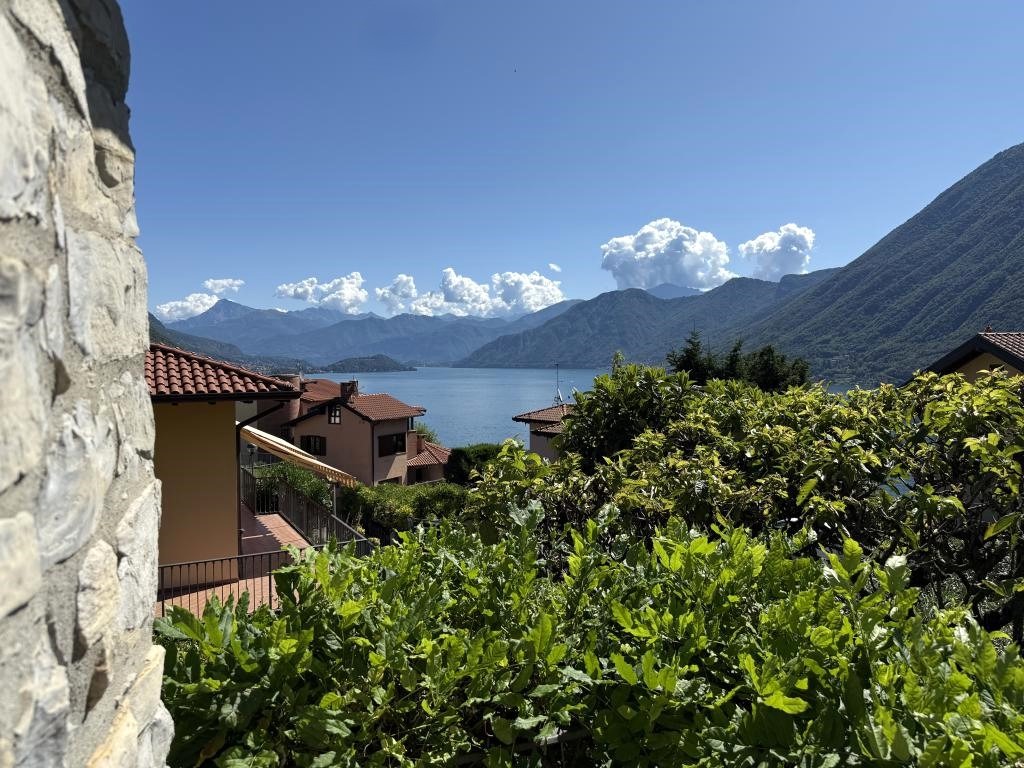 2. Small indipendent home in Argegno