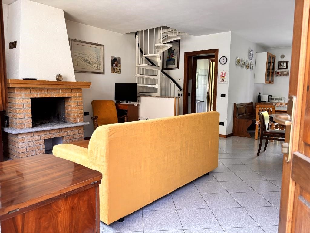 3. For sale semi-detached house Castiglione Intelvi