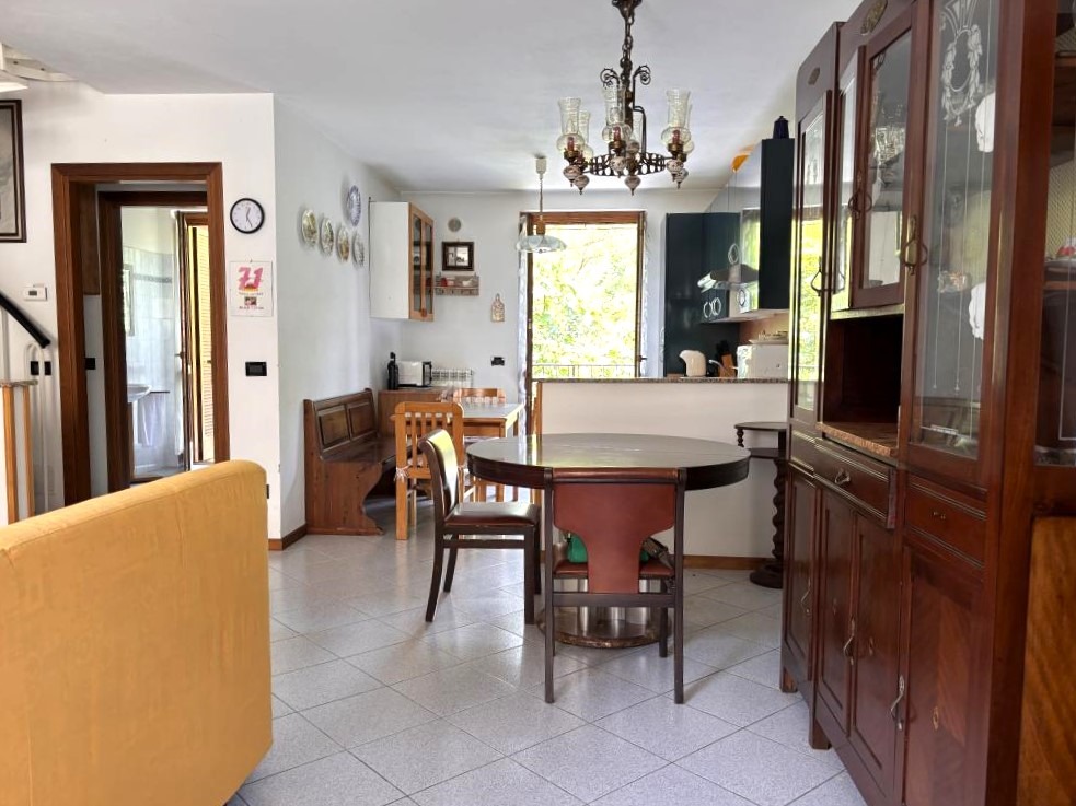 6. House for sale in Castiglione Intelvi on two levels