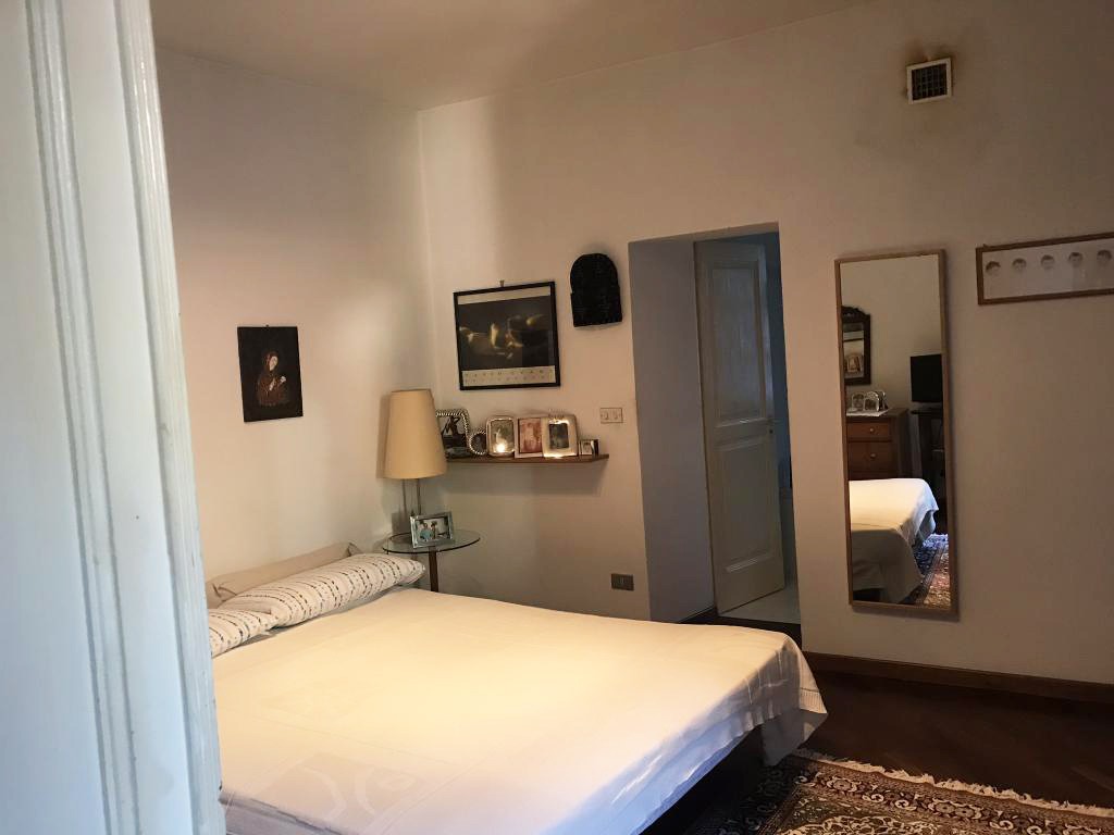 bedroom in lake como