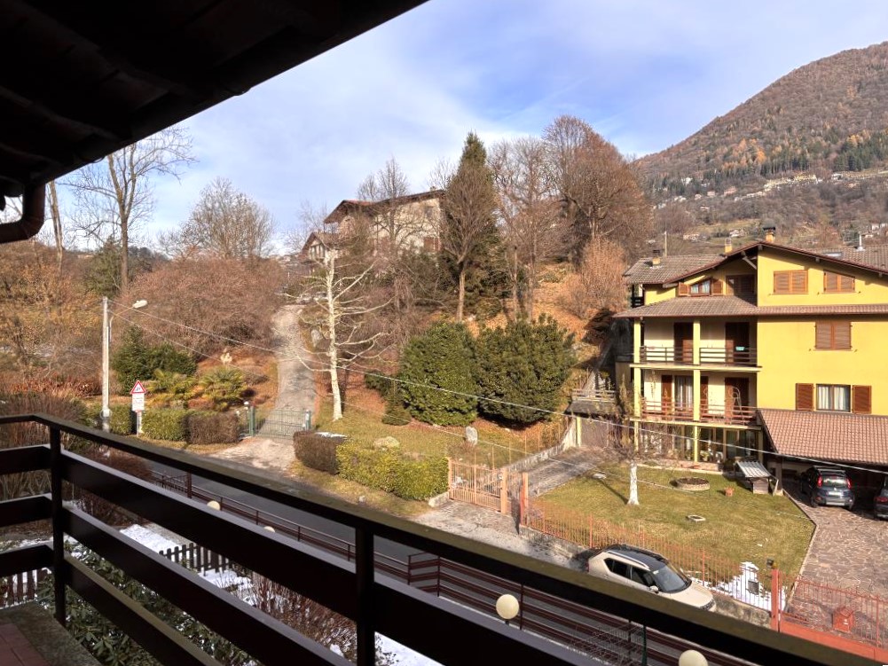 Castiglione Intelvi - Villetta a schiera con giardino