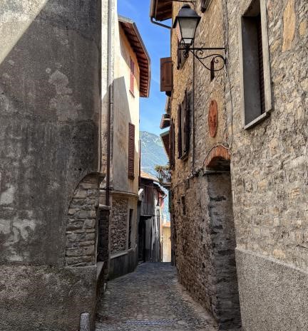 Casa di borgo da ristrutturare a Molina - Faggeto Lario