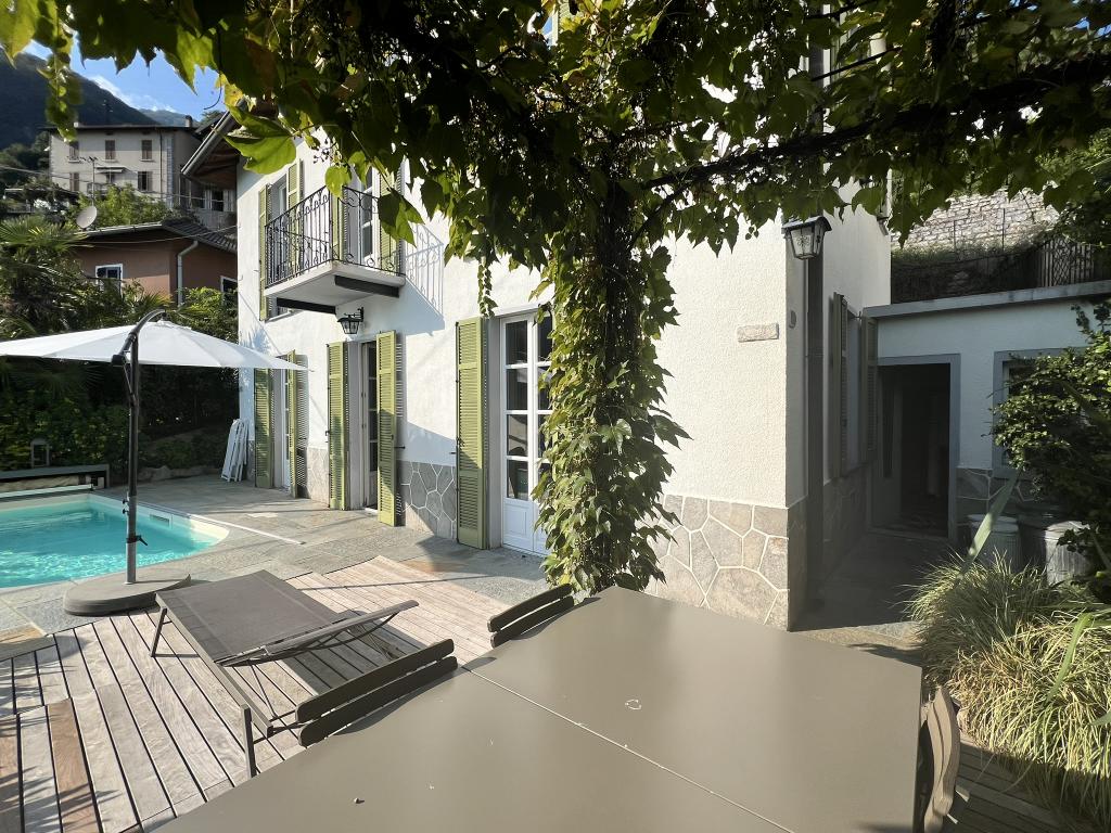 Elegant detached villa with pool, garden and lake view in Moltrasio