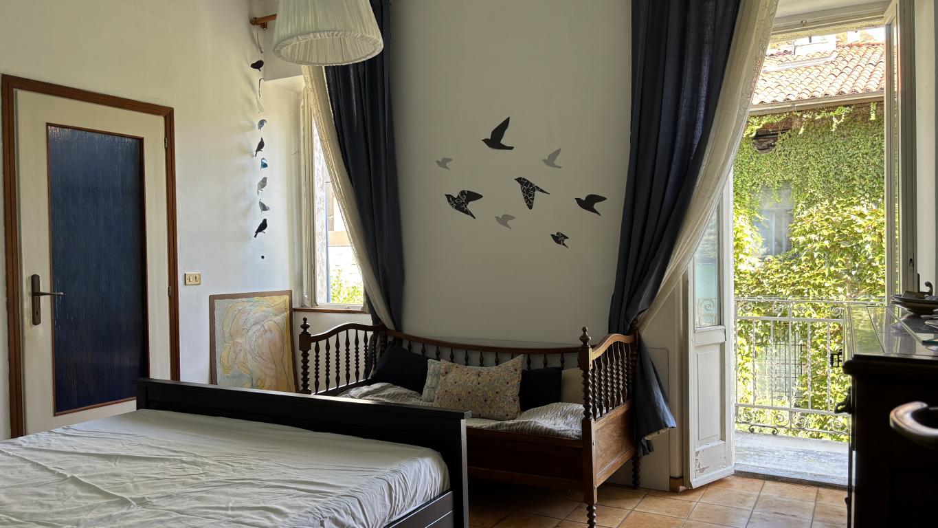 12 Upper floor with 2 bedrooms Village House in Laglio