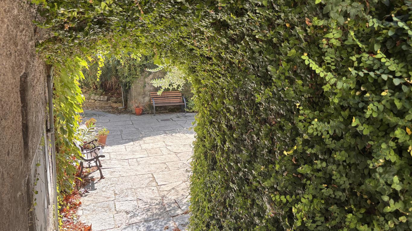 21 House for sale for those looking for an authentic home on Lake Como